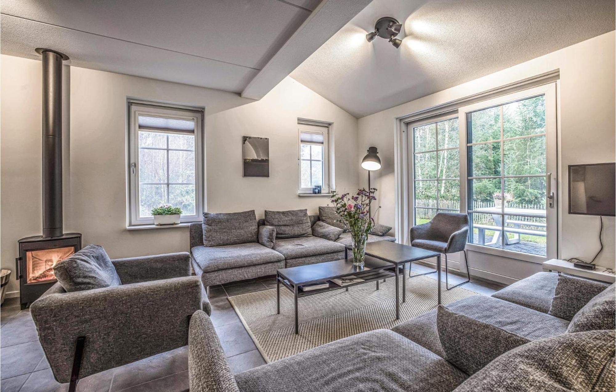 Amazing Home In Rijssen With Wifi ภายนอก รูปภาพ