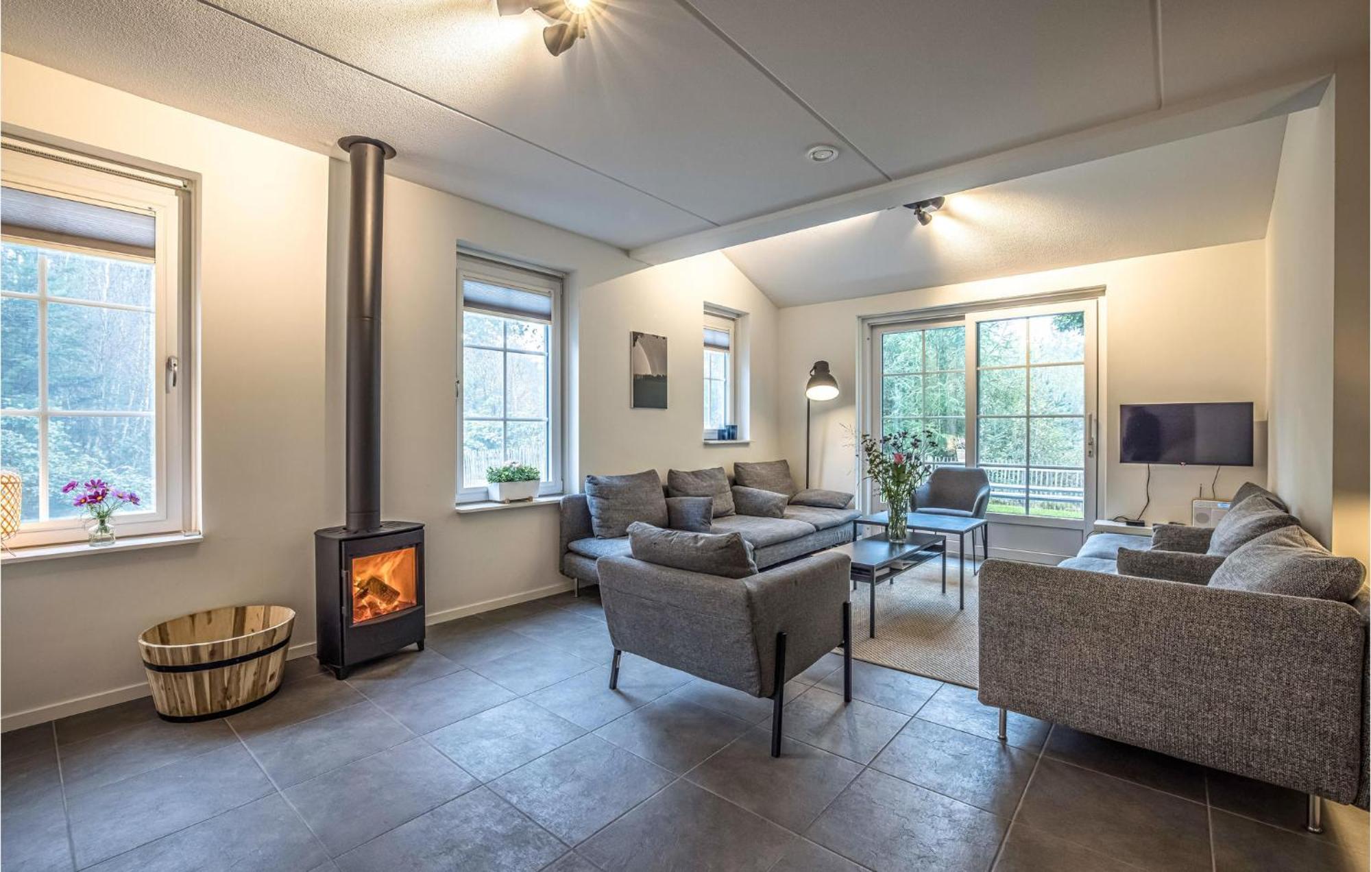 Amazing Home In Rijssen With Wifi ภายนอก รูปภาพ